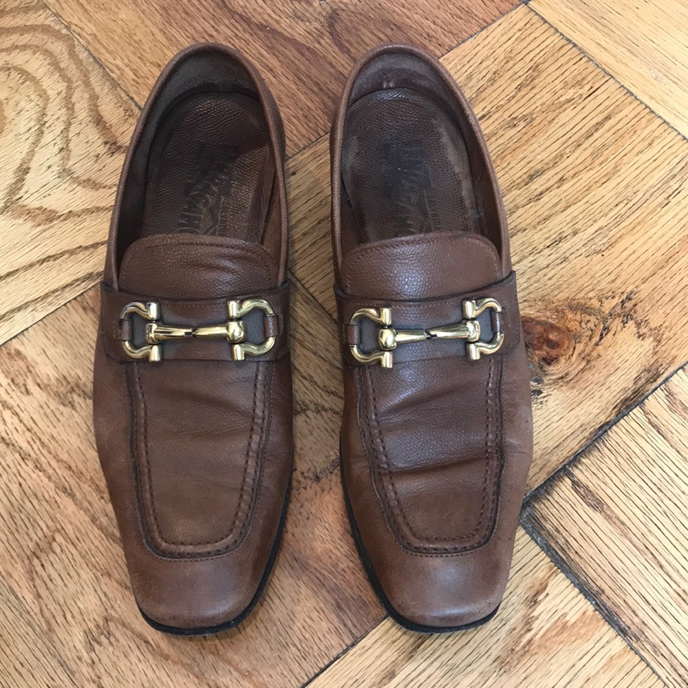 Ferragamo caramel gold buckle loafers